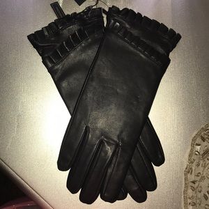 Leather gloves
